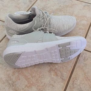 avia men's caged knit athletic shoes